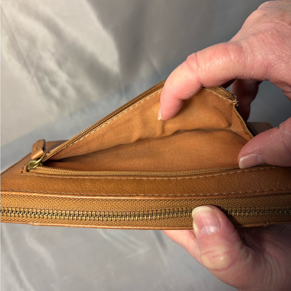 Fossil Tan Leather Wristlet Wallet - Picture 16 of 16